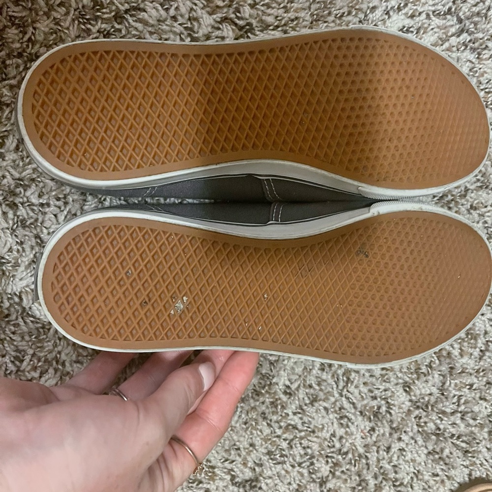 Vans - Picture 3 of 3